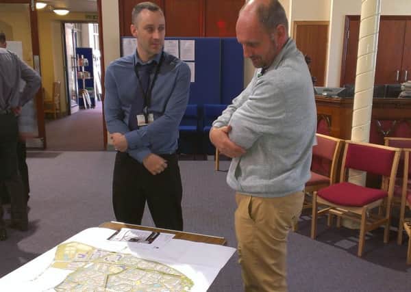 Residents share their thoughts about the plans for the major housing development planned west of Sleaford. EMN-160527-172056001