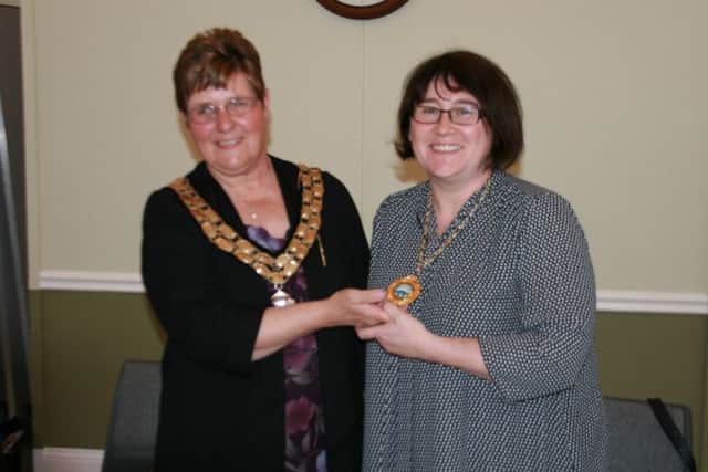 Coun Sharon Riggall received the Deputy Chairs Chain from Town Mayor Ann Eardley EMN-160106-114019001