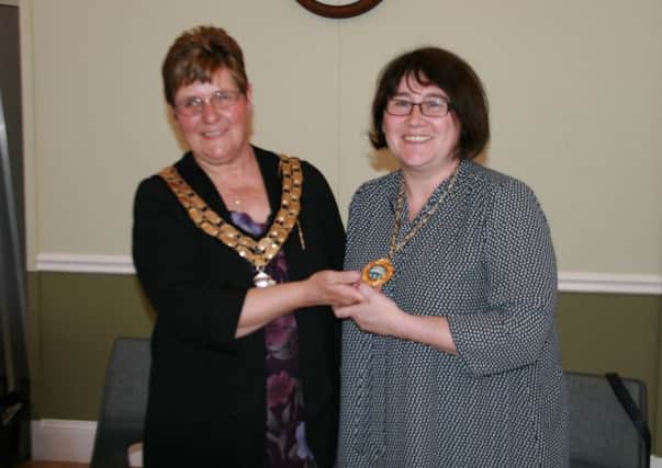 Coun Sharon Riggall received the Deputy Chairs Chain from Town Mayor Ann Eardley EMN-160106-114019001