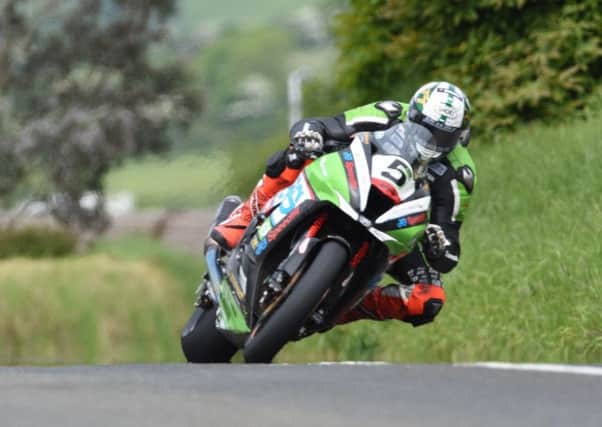 Hickman joined the illustrious 132mph brigade in only his third TT PICTURE: www.iomtt.com EMN-160606-084837002