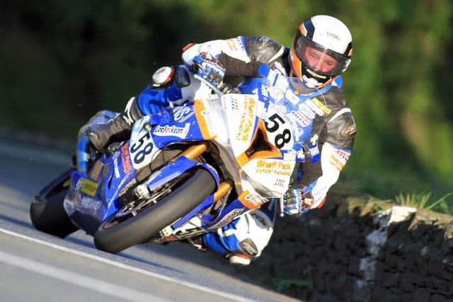 Phil Crowe set a new personal best lap in Saturday's Superbike TT EMN-160606-150700002