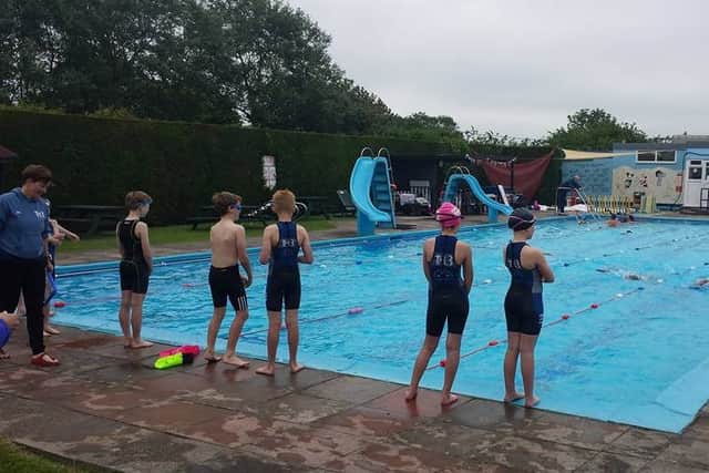 Tri3 youngsters training at Billinghay pool. E-2Jxd8YquoH3OM3G4pQ