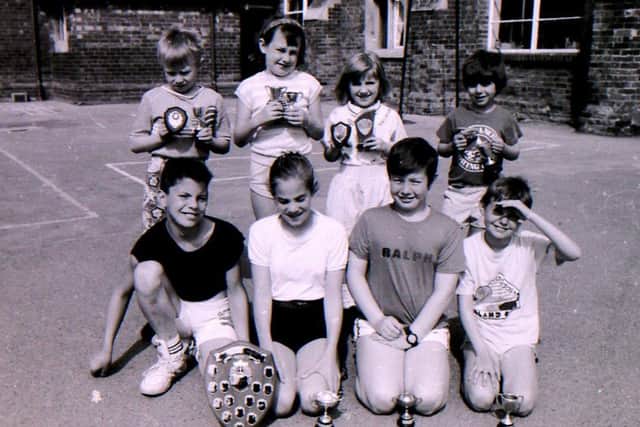 Pointon School sports day trophy winners from 1991. EMN-161006-093058001