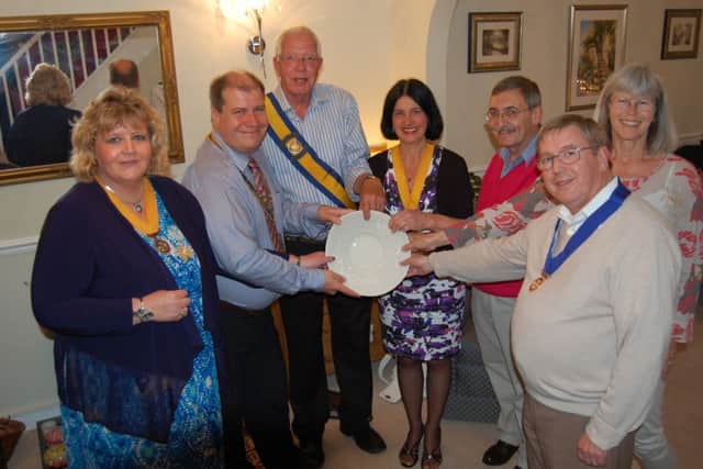 Rotary handover EMN-160630-081519001
