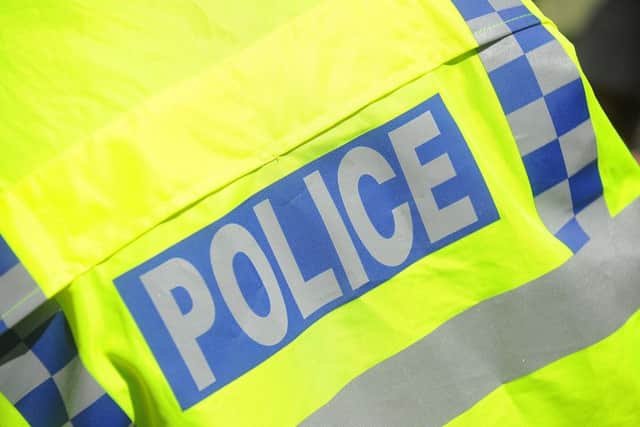 Police SUS-150618-150159001