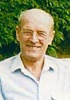 Noel Neave EMN-160617-171941001