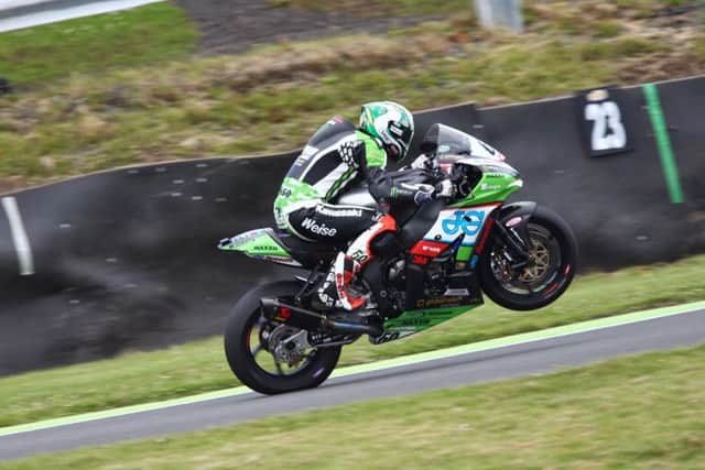 Peter Hickman at Knockhill EMN-160627-110701002