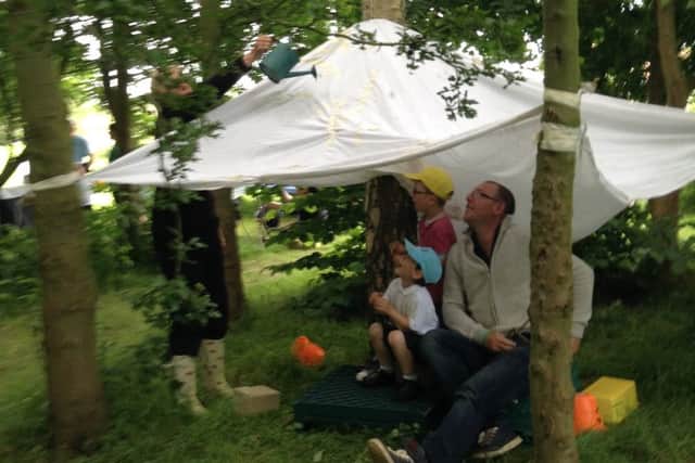 Seathorne Primary School build a den day. ANL-160107-184201001