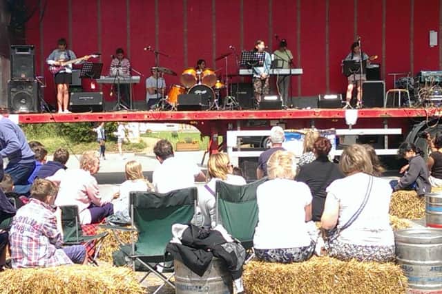 Live music on Sunday afternoon at last year's Nettlefest EMN-161107-115309001