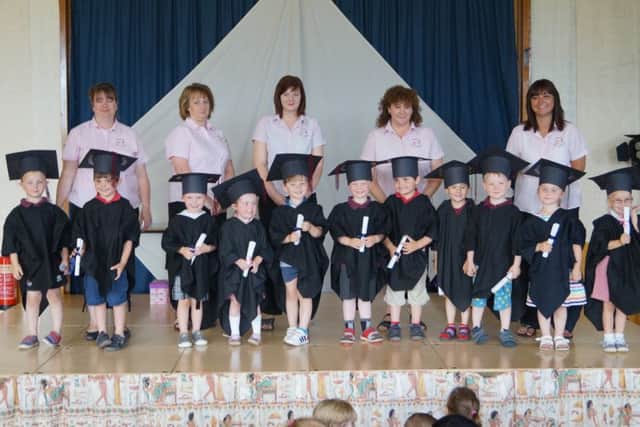 BEL graduation day EMN-160721-114540001
