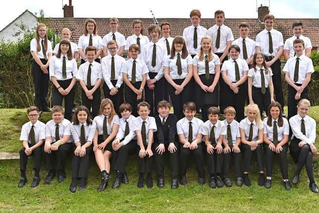 Award winners at Banovallum School EMN-160725-104316001