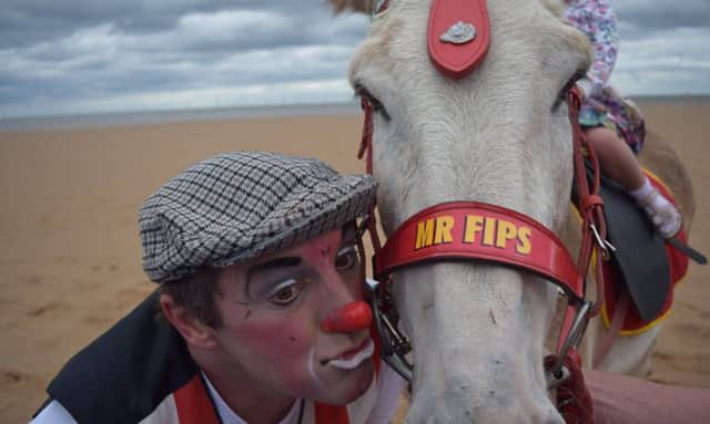 Mr Fips meeting Mr Fips the donkey EMN-160715-142259001