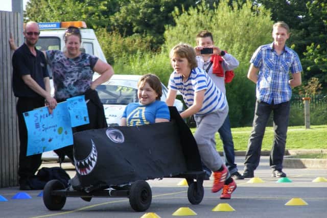 William Alvey School soapbox challenge. EMN-160722-122916001