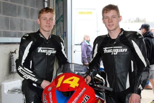 Tim and Tom Neave EMN-160108-110924002