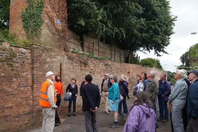 Rase Heritage Walk at Caistor EMN-161008-081602001