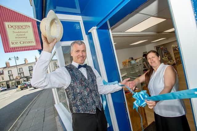 Nigel and Judith Coe at new shop in Horncastle EMN-160808-135614001