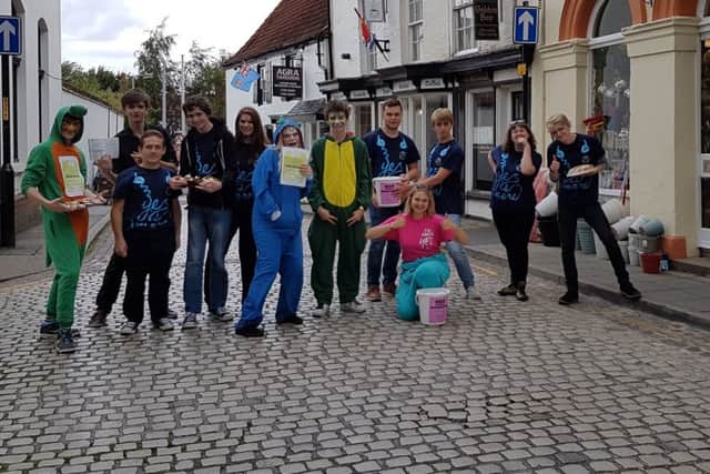 Teens from the National Citizen Service are appealing for donations to transform Horncastle Youth Centre.