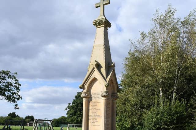 Fishtoft War Memorial EMN-160815-111511001