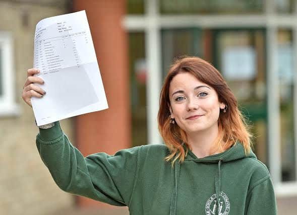 Damaris Bennett who is going to Cambridge University EMN-160818-082302001