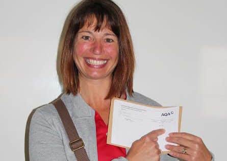 Nicola Thompson EMN-160825-130305001