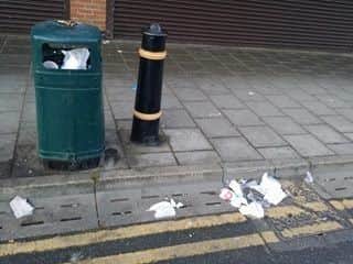 Overflowing bins in Ingoldmells. ANL-160831-150436001