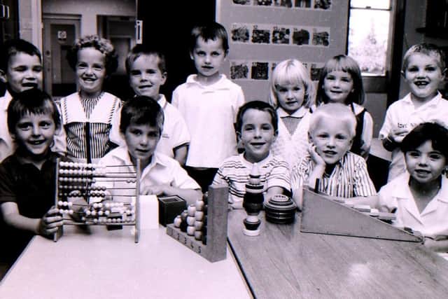 New starters at Heckington Primary School in 1991. EMN-160909-104533001