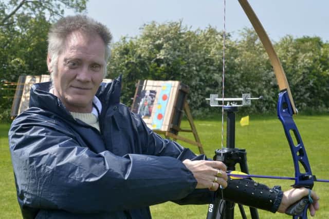 Blind archer Stuart Rodgers EMN-160915-142912002