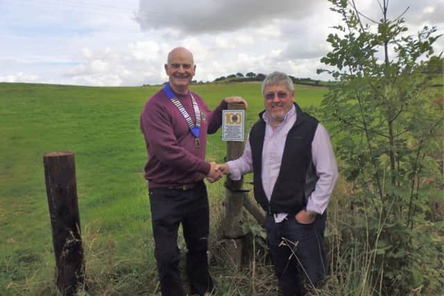 Lion President Steve Flood (L) and Lion Andrew Tuxworth EMN-160410-081855001