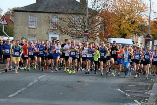 Last years Brigg Poppy Race gets under way EMN-161024-154835002