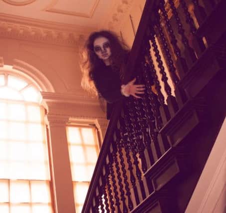 Ghosts at Gunby ©Paper Toast EMN-161024-150526001