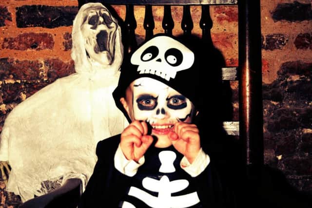 Hallowe'en fun at tattershall Castle EMN-161024-221544001