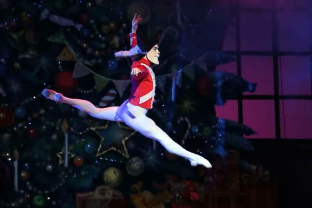 The Nutcracker EMN-160211-090105001