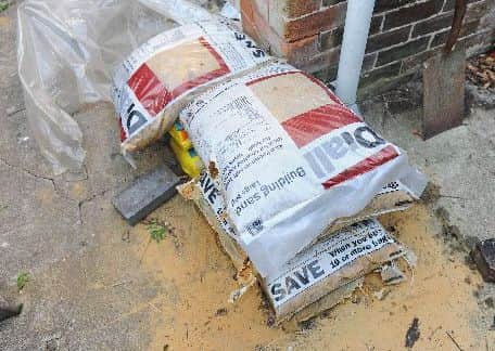 Rogue traders EMN-161031-121959001
