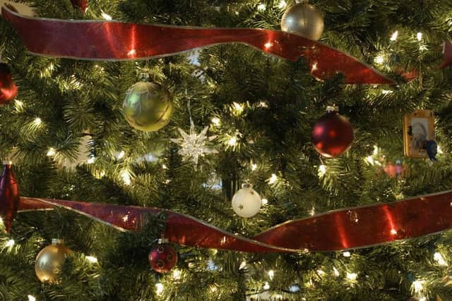 Christmas traditions EMN-160111-150653001