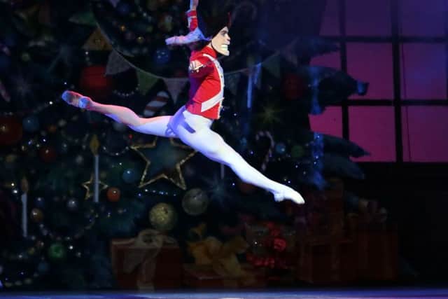 The Nutcracker EMN-160211-090105001