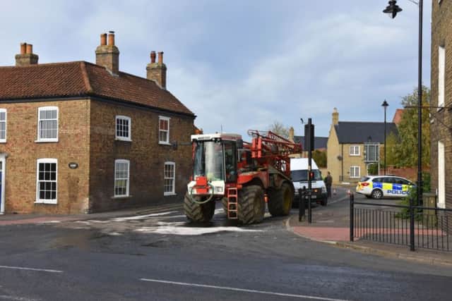 Oil spillage in Wragby EMN-160211-144532001