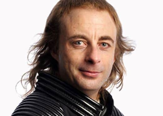Paul Foot EMN-160411-222511001
