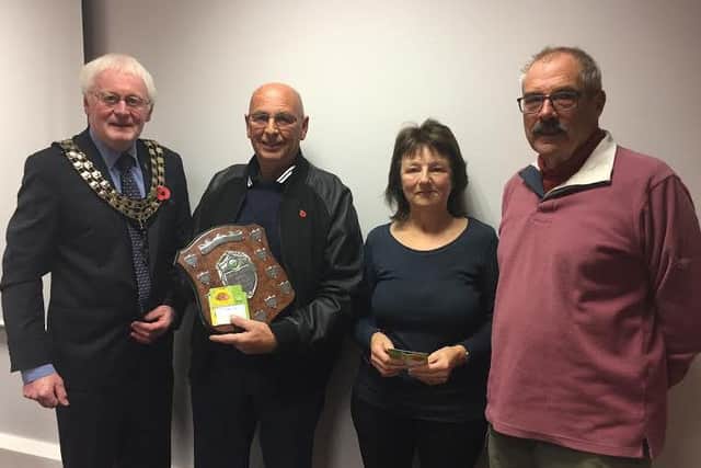 Mayor Coun Bill Aron with the allotment competition winners EMN-161123-120555001