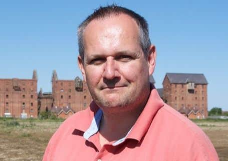 Mark Suffield. EMN-161119-161546001