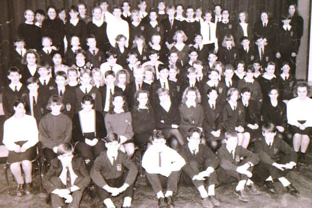 St George's School prize winners from 1991. EMN-161125-113620001