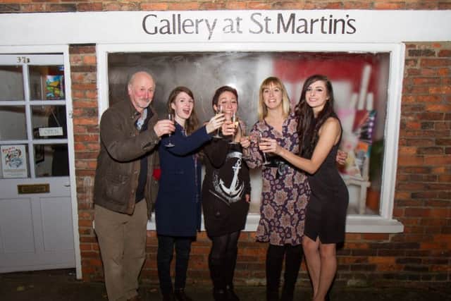 Owner of the Gallery at St Martins Phil Bowmen, with aritsts and organisers Rosie Ablewhite, Mel Langton, Jemima Cholmondeley-Smith and Georgia Rae Brown from Eether Limited. Credit Peter Worth EMN-161123-101245001