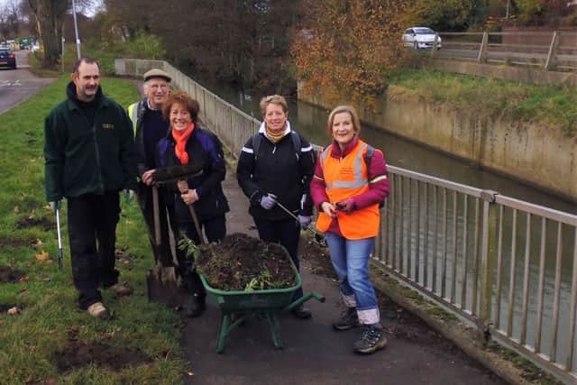 Members of Horncastle Walkers are Welcome Group have been out and about tidying the town. EMN-161129-144128001