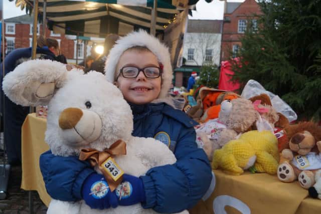 Market Rasen Christmas Market EMN-160412-080242001