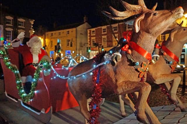 Santa Claus is coming to town EMN-161130-083510001