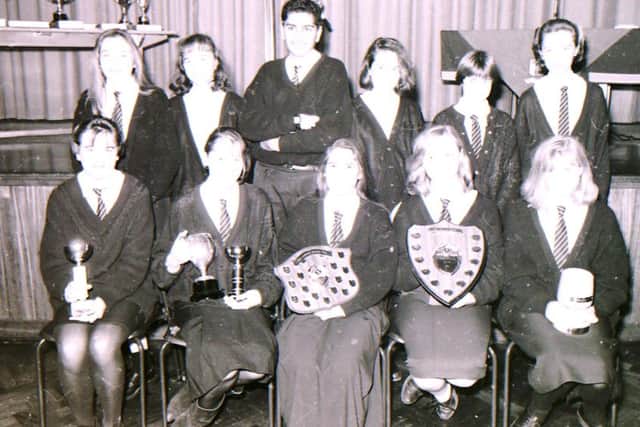 Prize winners at Lafford School in Billinghay. EMN-160212-134632001