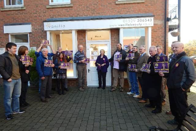 Victoria Ayling launches her party's new campaign office in Millstream Square with MEP Stuart Agnew. EMN-160112-125227001