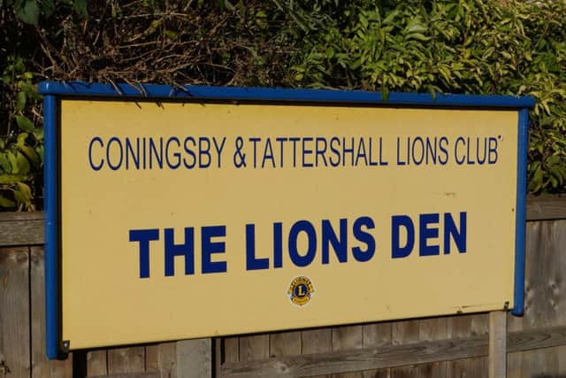 The Lions Den EMN-160112-140744001