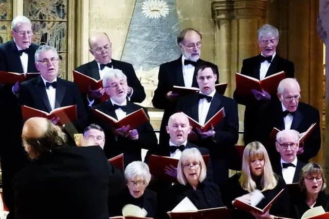 Louth Choral Sing Noel EMN-160212-084043001