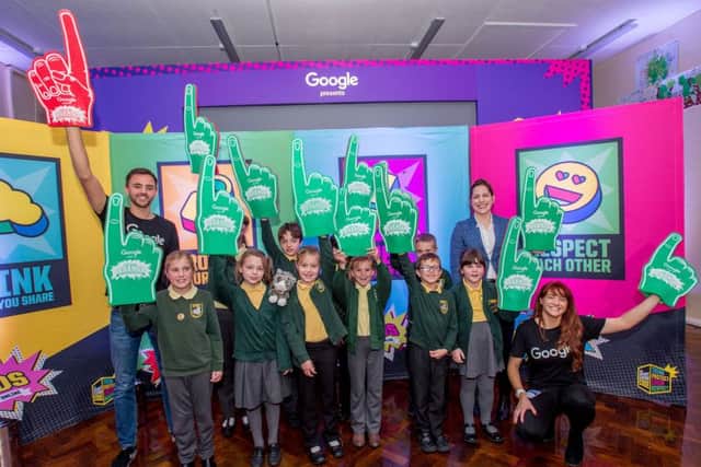 MP joins Internet Legends at Holy Trinity Primary School EMN-160712-094443001