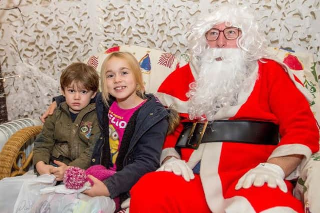 Honey Forster age 8 and Leon Forster age 3 EMN-161212-113659001